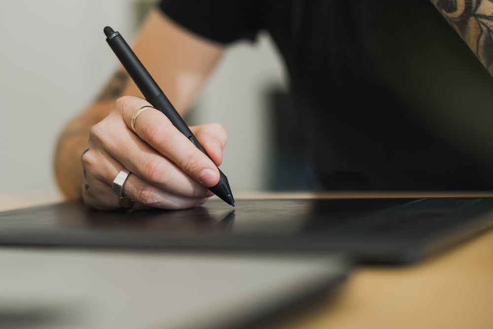 close-up-on-edit-design-stylus